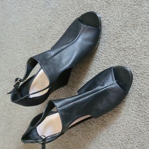Vince Camuto heels size 10